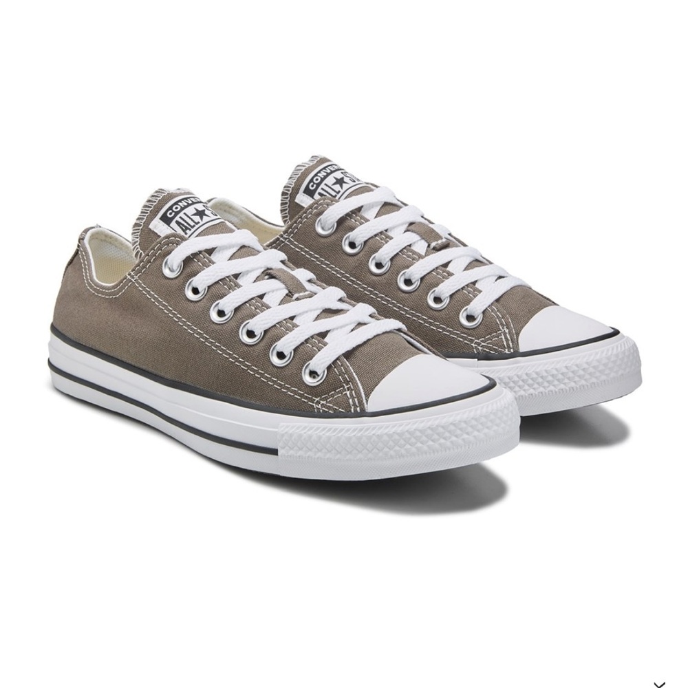 Converse Chuck Taylor All Star Low Top Sneaker Woman  Sz 7